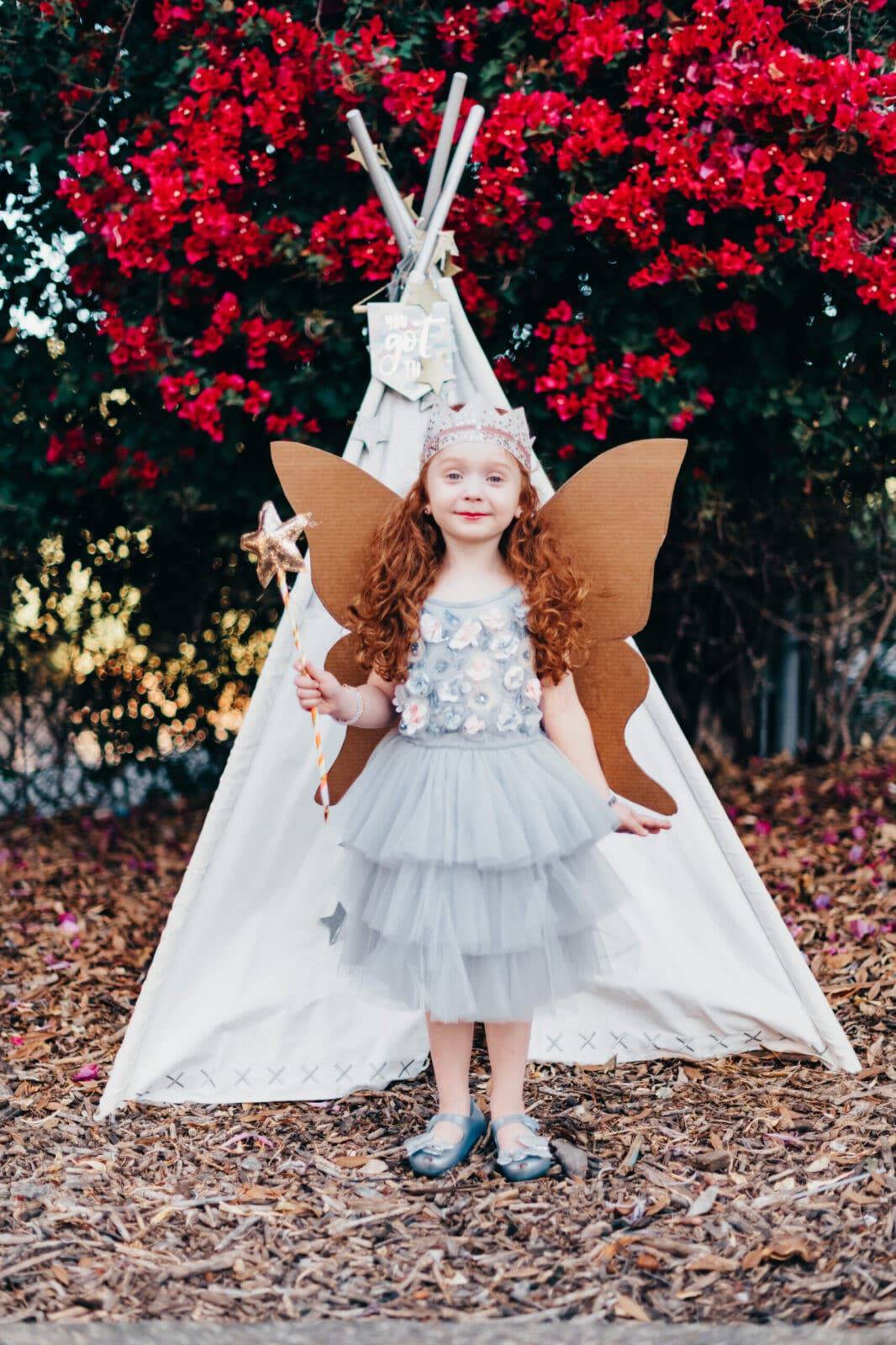 DIY fairy wings from cardboard boxes