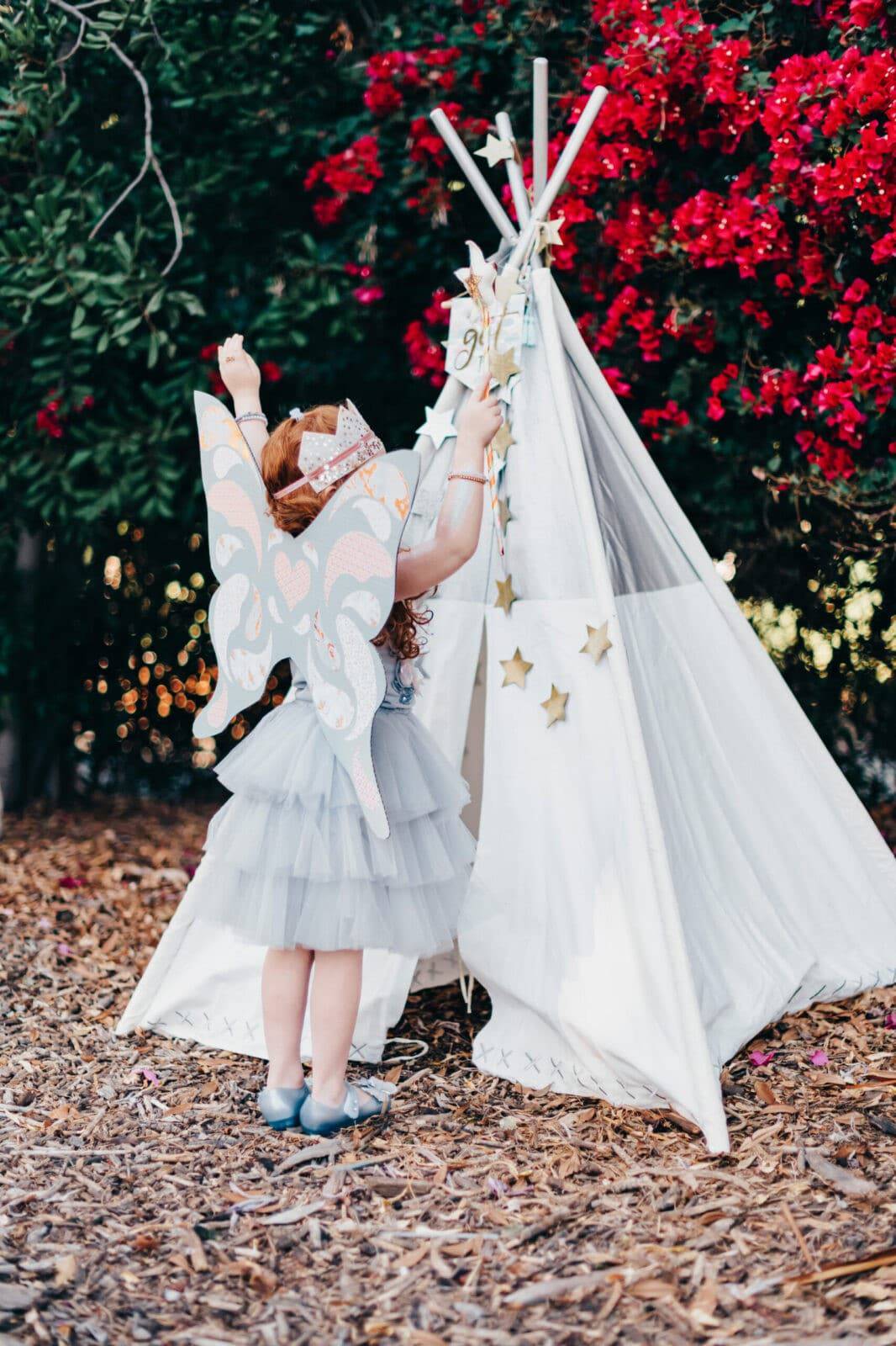 DIY fairy wings from cardboard boxes