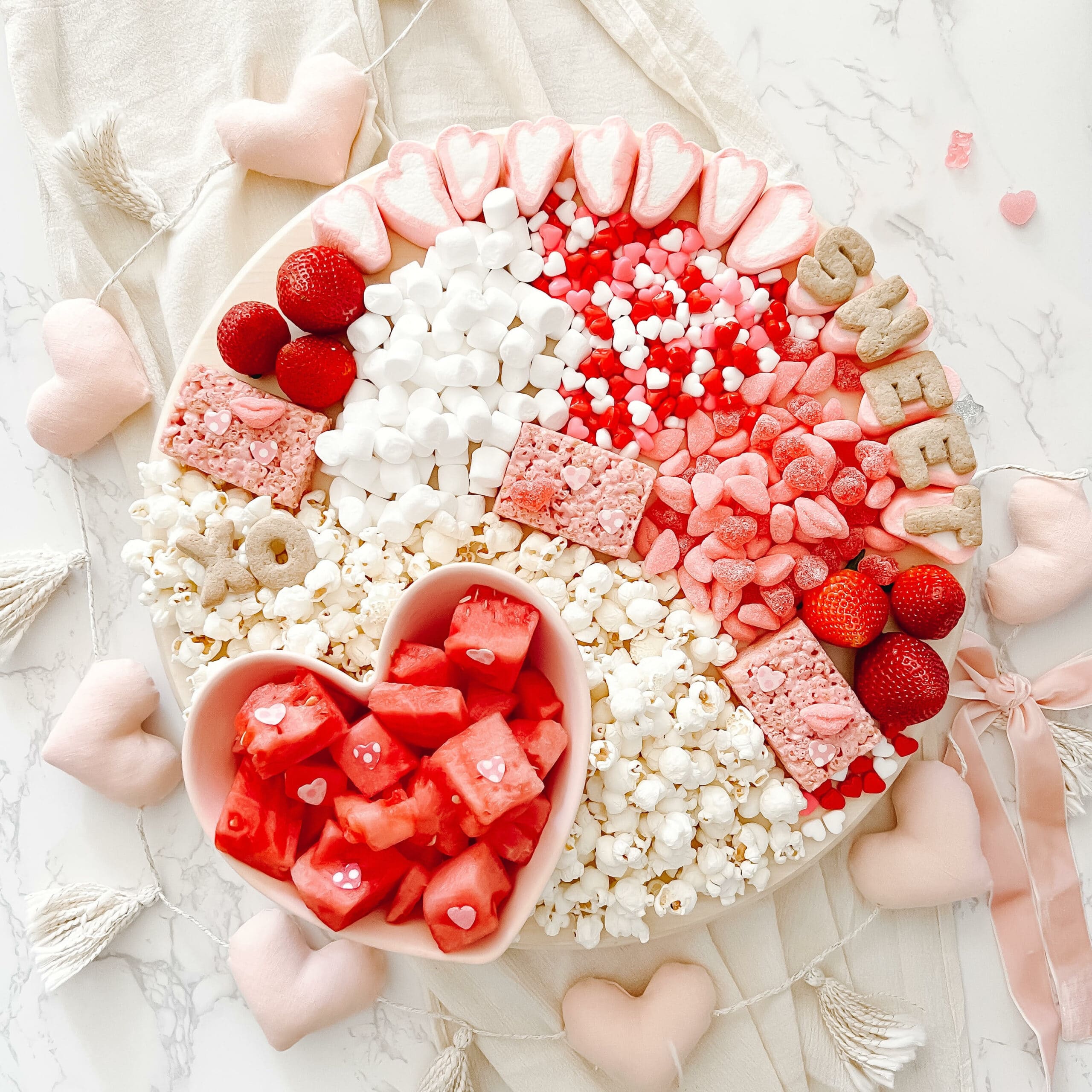 How To Make A Valentine's Day Snack Board￼
